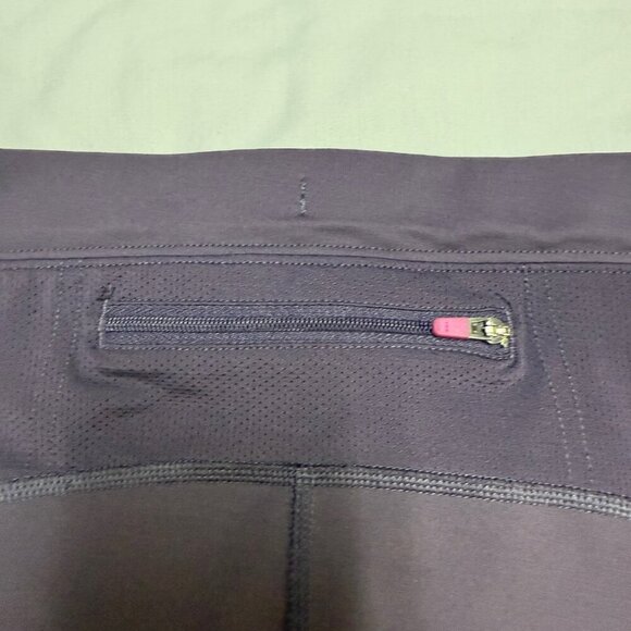 The North Face VaporWick Capri Leggings S Plum EUC Zip Pocket - Picture 4 of 13